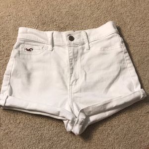 white highwasted Hollister shorts